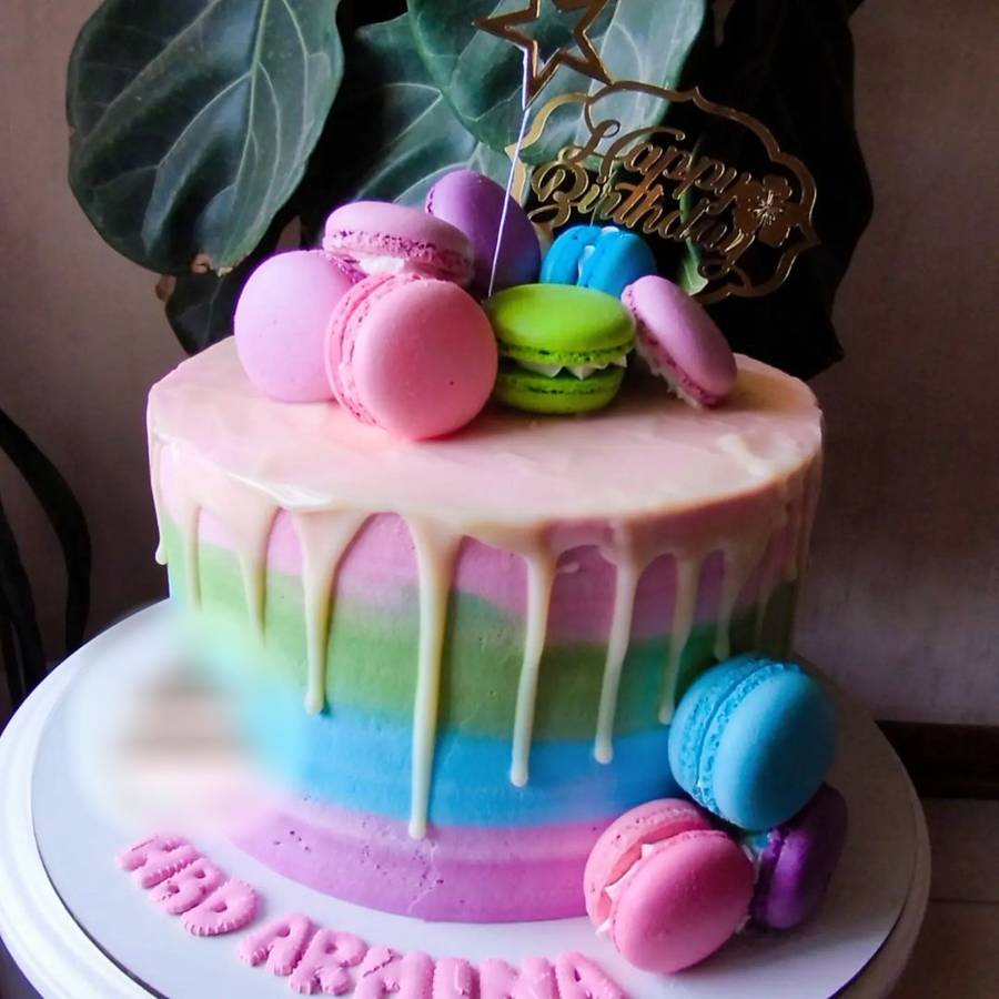 عکس کیک تولد دخترانه شیک و ساده 