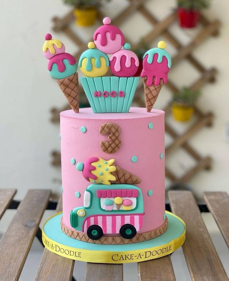 عکس کیک تولد پسرانه ساده و شیک 
