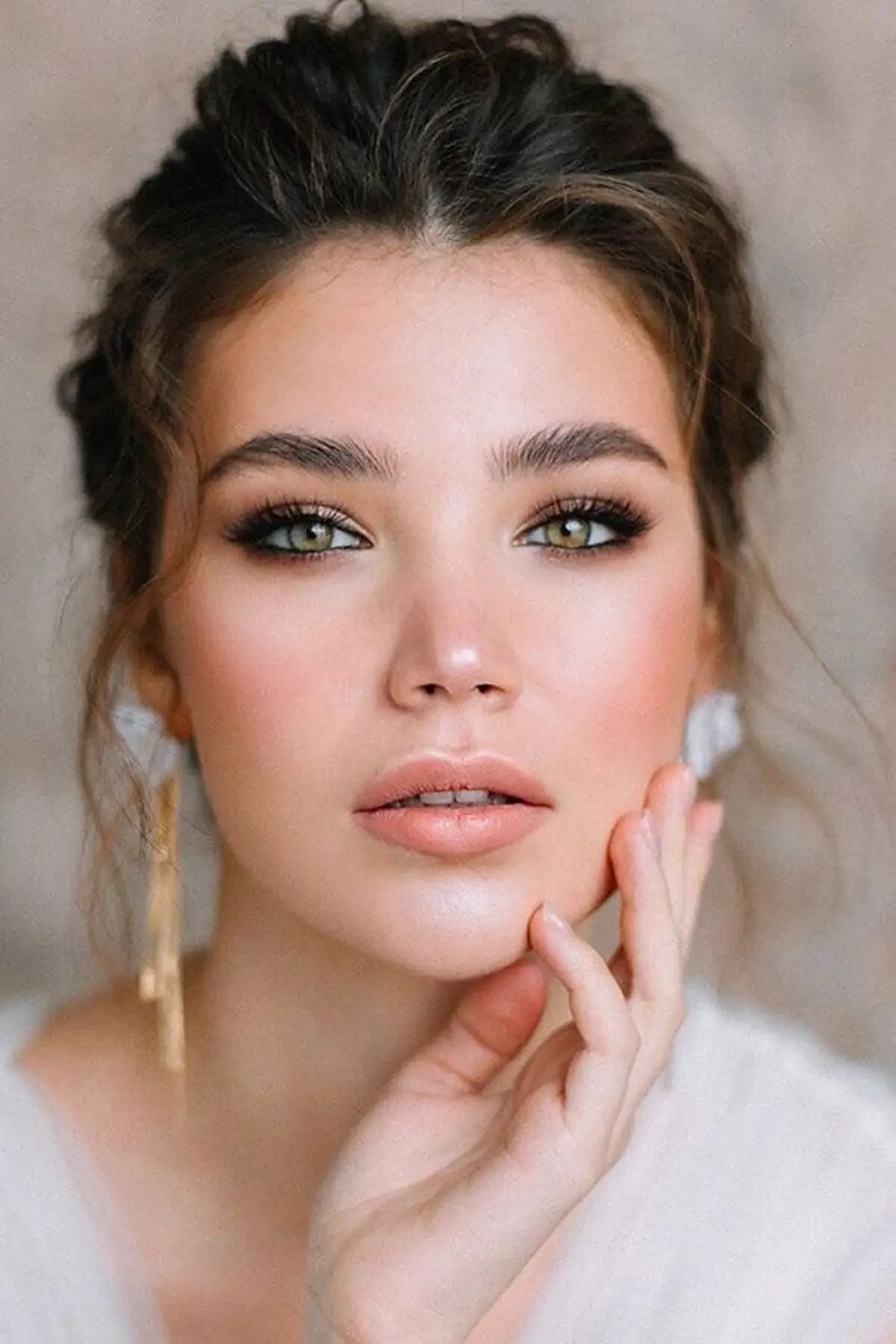 آرایش صورت ملایم و جذاب برای عروسی