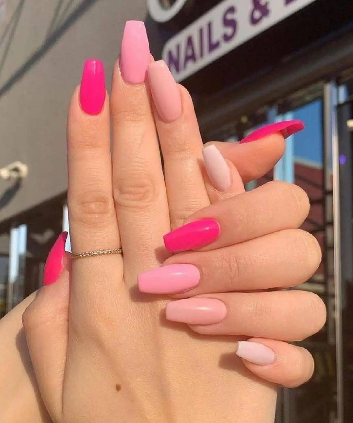 دیزاین ناخن صورتی زیبا