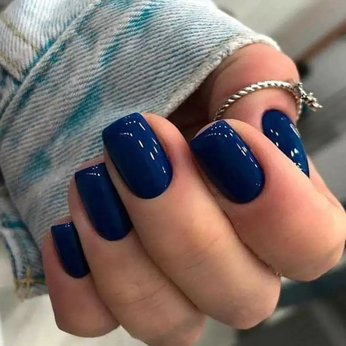 طرح ناخن آبی پاستیلی طرح ناخن آبی و سفید ناخن ابی شاین طرح ناخن ابی فیروزه ای لاک آبی کلاسیک طرح ناخن آبی یخی طرح ناخن آبی کاربنی طرح ناخن ابی کمرنگ