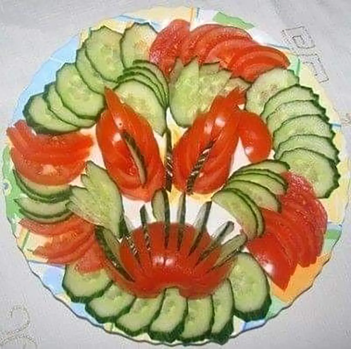 تزیین سالاد کاهو و خیار و گوجه و هویج تزیین سالاد برای مهمانی تزیین سالاد کاهو در ظرف گرد تزیین سالاد ساده و شیک تزیین سالاد کاهو در ظرف مستطیل تزیین سالاد عروس تزیین سالاد برای مهمانی ساده تزیین سالاد کاهو ساده