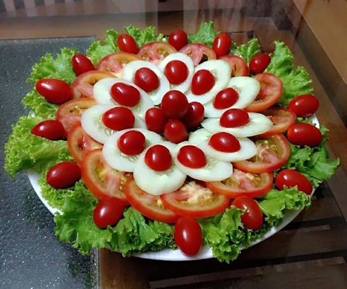 تزیین سالاد کاهو و خیار و گوجه و هویج تزیین سالاد برای مهمانی تزیین سالاد کاهو در ظرف گرد تزیین سالاد ساده و شیک تزیین سالاد کاهو در ظرف مستطیل تزیین سالاد عروس تزیین سالاد برای مهمانی ساده تزیین سالاد کاهو ساده