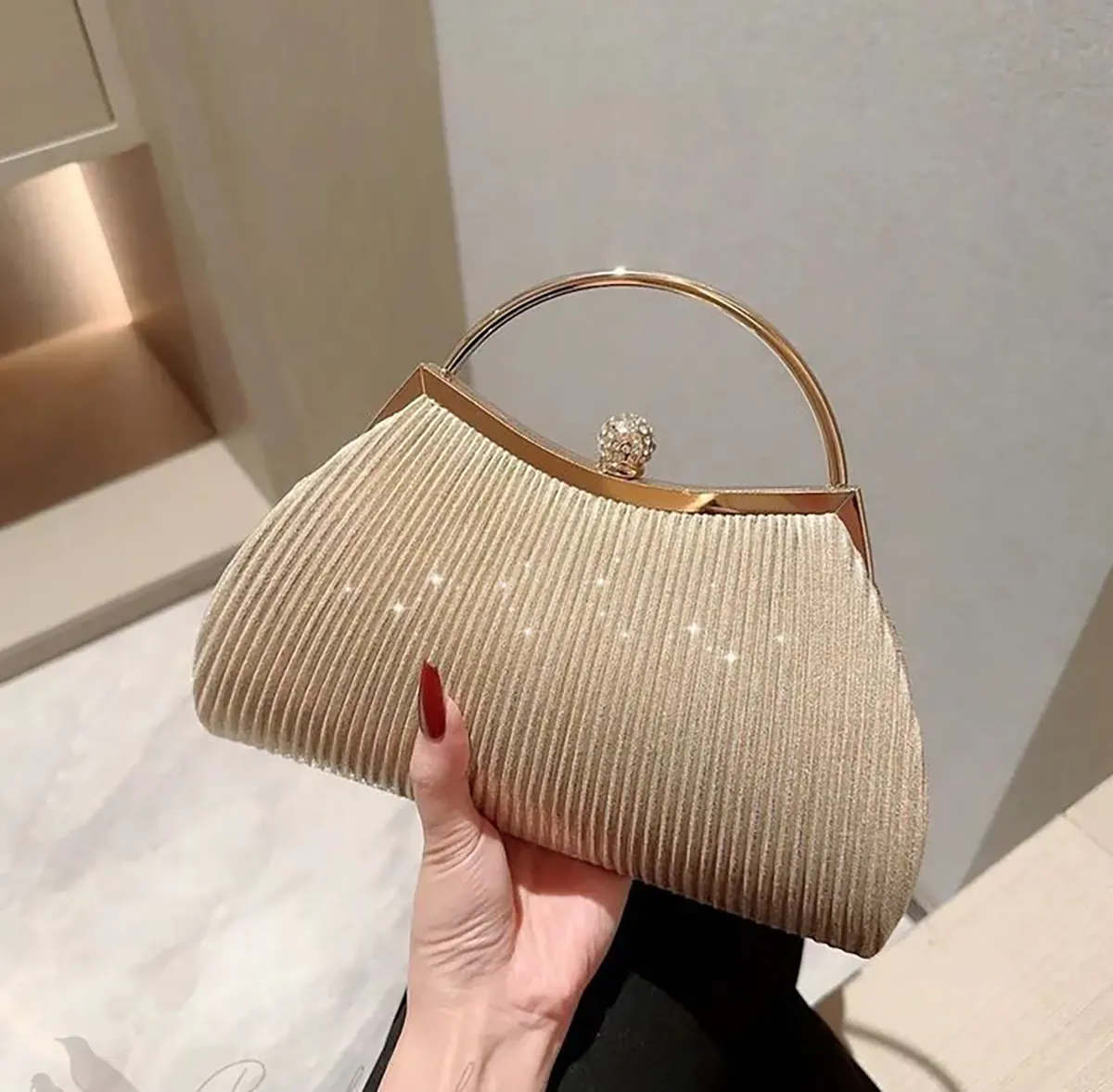 کیف جواهر دوزی شده مدل کیف جواهر دوزی شده قیمت کیف جواهر دوزی شده کیف مجلسی جواهر دوزی شده لباس جواهر دوزی شده جواهردوزی روی کیف جواهردوزی لباس مجلسی کت جواهردوزی شده