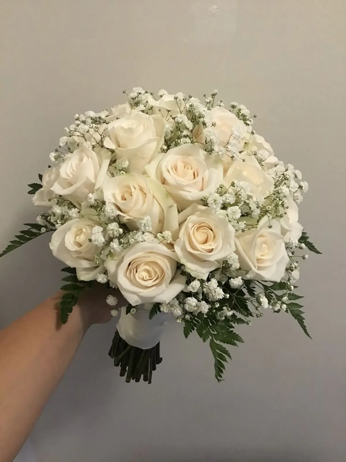 دسته گل سفید برای تولد دسته گل رز سفید ساده دسته گل رز سفید و قرمز دسته گل سفید عروس عکس گل رز سفید عاشقانه دسته گل رز سفید کوچک دسته گل رز سفید بزرگ دسته گل سفید مشکی