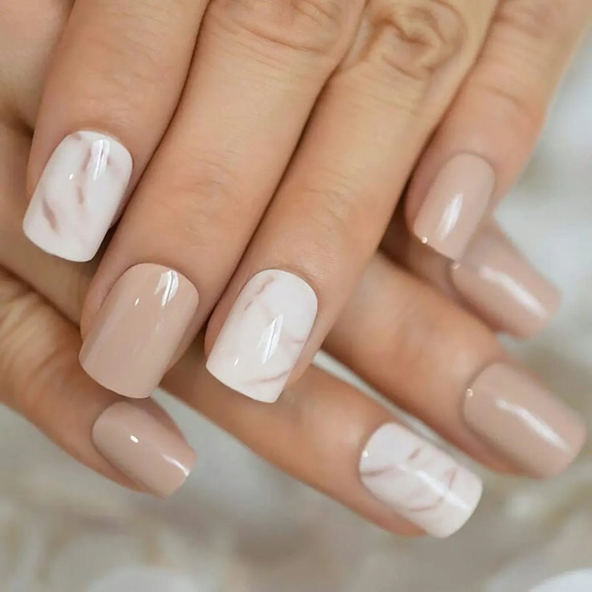 رنگ لاک نود برای پوست گندمی ناخن نود شاین ناخن نود فرنچ طرح ناخن نود جدید ناخن نود کوتاه ناخن نود نچرال لاک نود صورتی لاک نود پاستل