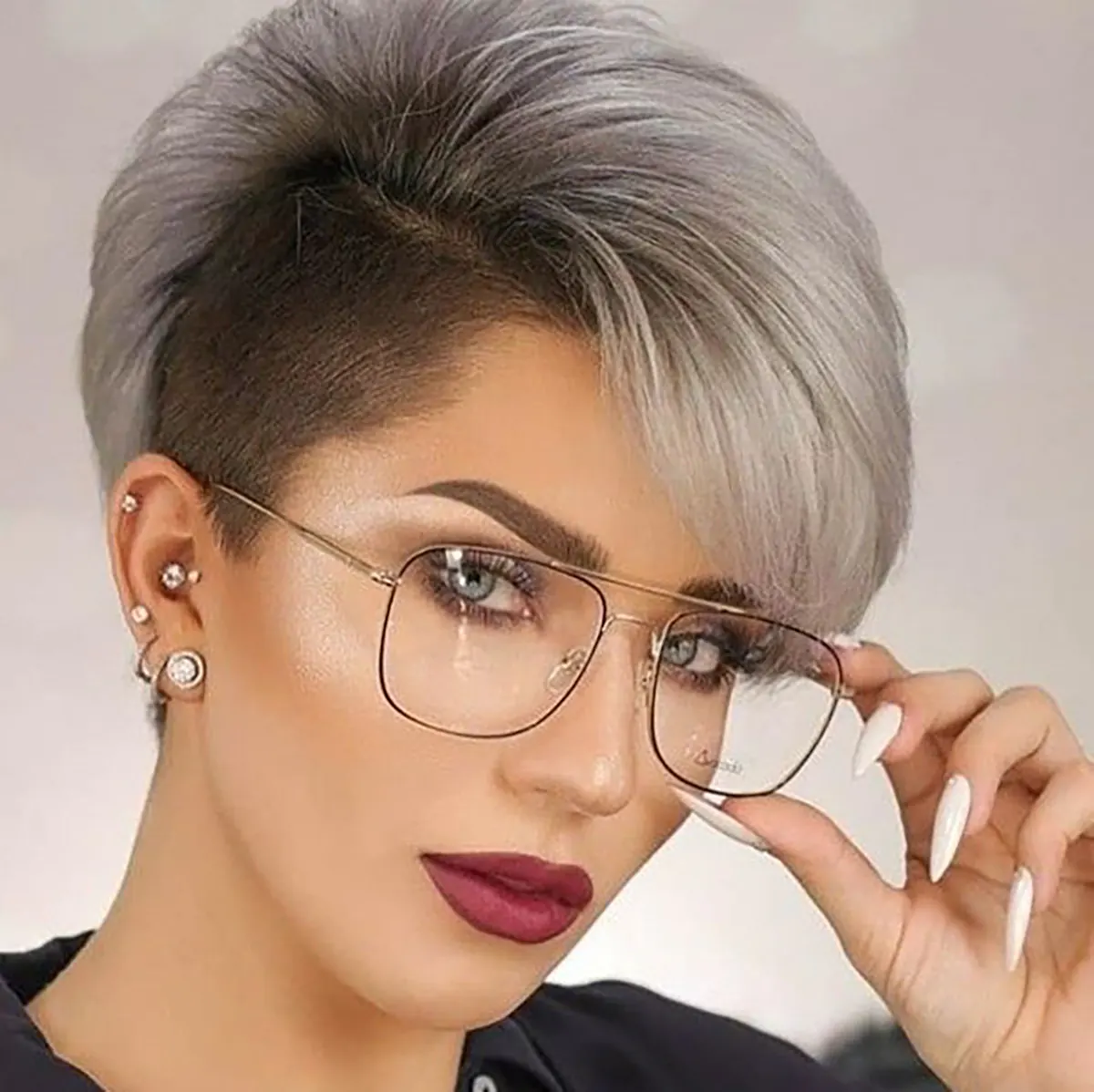 مدل موی متوسط زنانه مدل موی کوتاه زنانه برای صورت گرد مدل موی کوتاه جدید زنانه مدل موی کوتاه برای خانمهای بالای 50 سال مدل موی کوتاه زنانه برای موهای کم پشت مدل موی کوتاه برای موهای حالت دار مدل موی کوتاه زنانه 2025 مدل مو کوتاه مجلسی