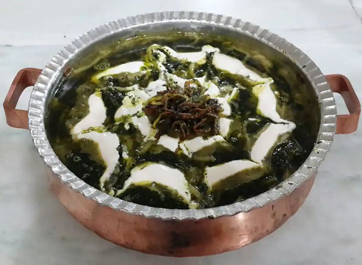  کشک برای تزیین آش رشته
تزیین ساده آش رشته
عکس آش رشته
 آش رشته برای 4 نفر
طآش رشته برای 6 نفر
آش رشته برای 20 نفر

