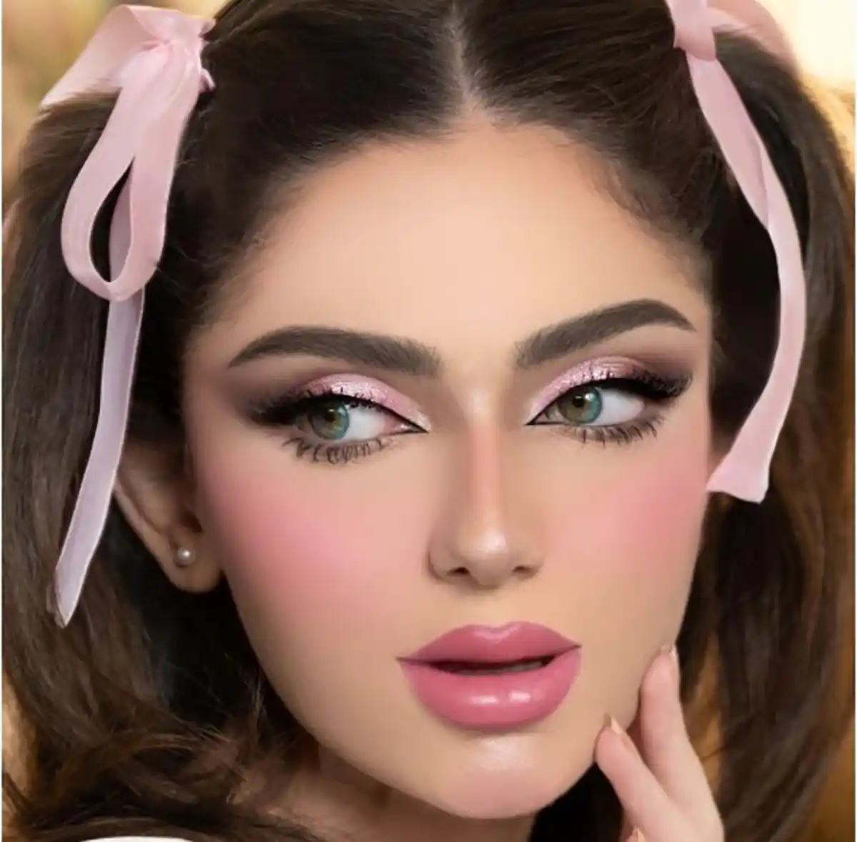 آرایش صورتی دخترانه ارایش صورتی کیوت آرایش صورتی ملایم میکاپ صورتی شاین میکاپ عروسکی شاین میکاپ عروسکی دخترانه