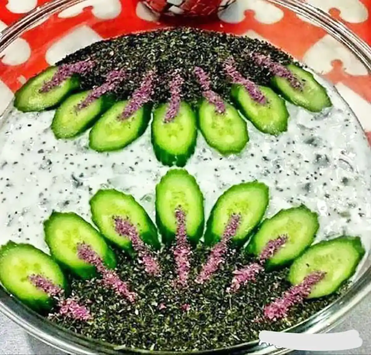 تزیین ماست برای مهمانی ماست و خیار مجلسی تزیین سالاد تزیین سالاد کاهو ماست خیار تزیین سالاد شیرازی 