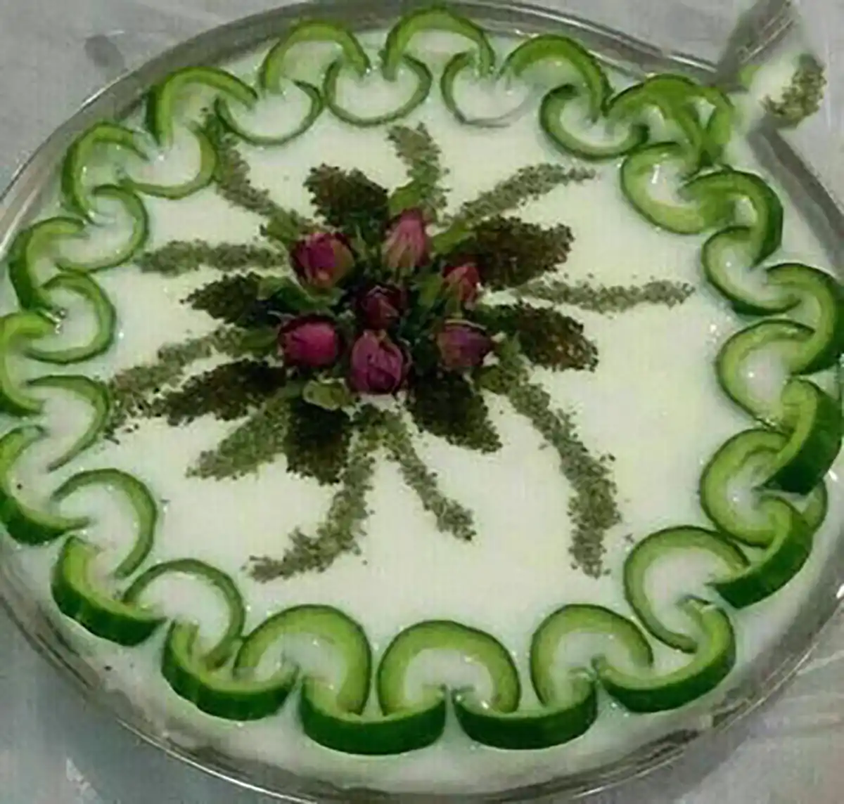 تزیین ماست برای مهمانی ماست و خیار مجلسی تزیین سالاد تزیین سالاد کاهو ماست خیار تزیین سالاد شیرازی 
