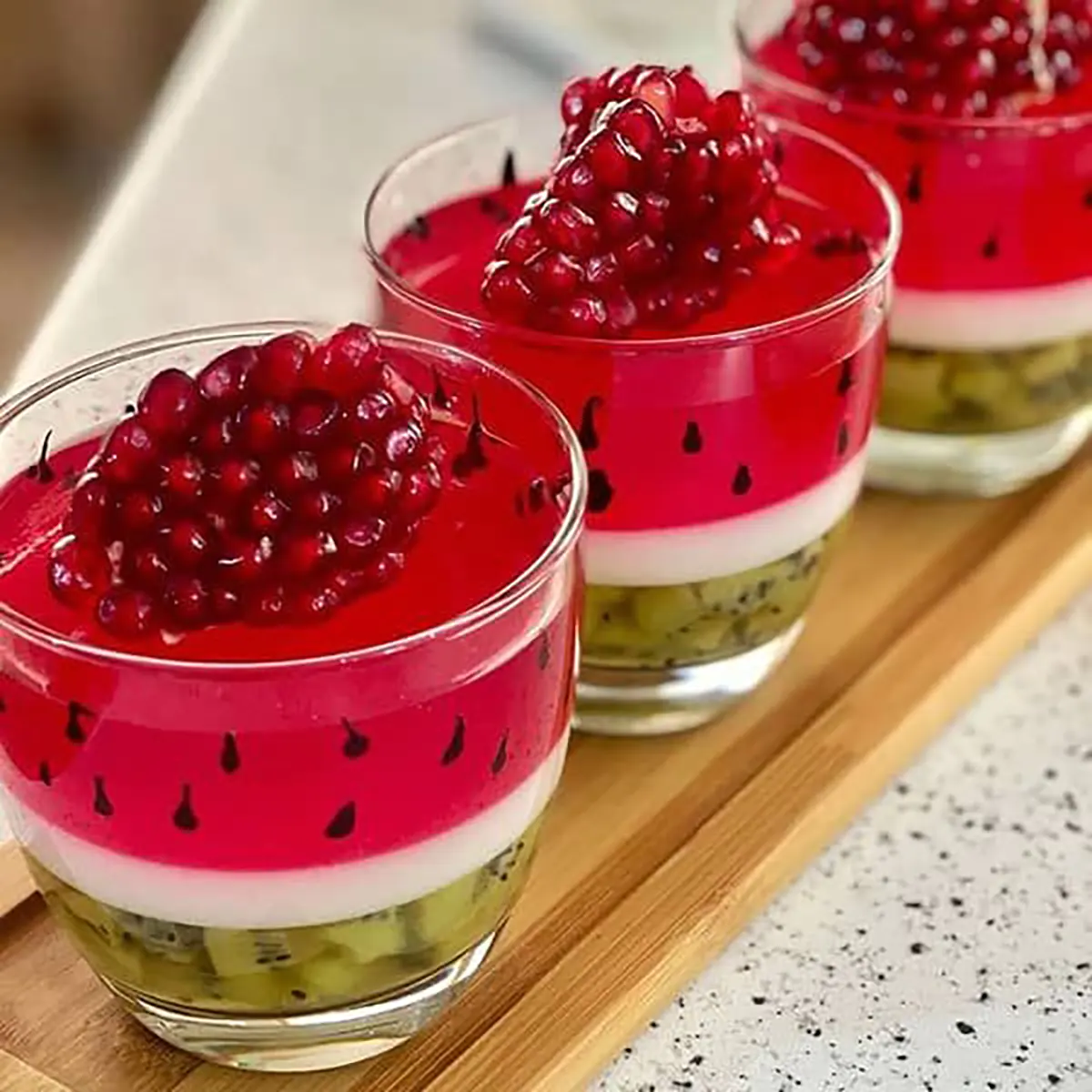 ژله ساده و شیک برای مهمانی تزیین ژله ساده طرز تهیه ژله مجلسی ساده قیمت ژله تک نفره مجلسی تزیین ژله عروس برای تزیین ژله از چی استفاده کنیم تزیین ژله مهمانی ژله مجلسی تک نفره