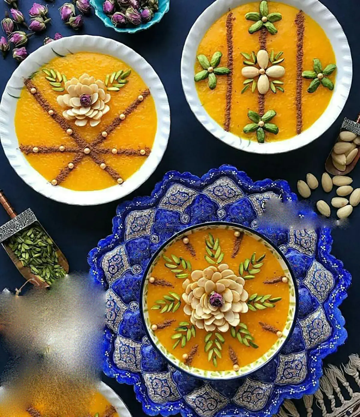 تزیین شله زرد در ظرف مستطیل تزیین شله زرد تک نفره تزیین شله زرد با دارچین بدون شابلون تزیین شله زرد مجلسی تزیین شله زرد با گل محمدی تزیین شله زرد با پودر نارگیل شله زرد برای ۳۰ نفر طرز تهیه ی شله زرد نذری