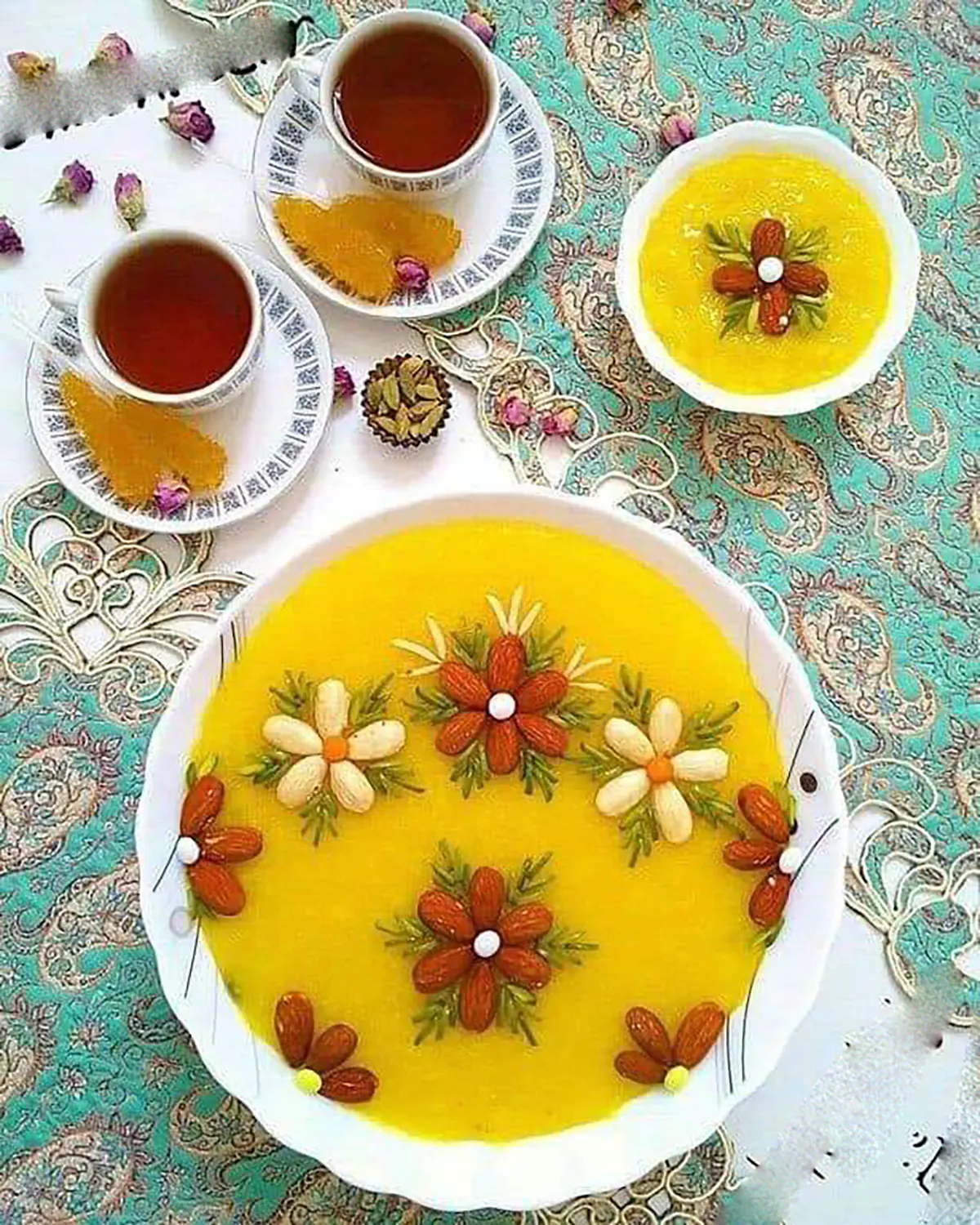 تزیین شله زرد در ظرف مستطیل تزیین شله زرد تک نفره تزیین شله زرد با دارچین بدون شابلون تزیین شله زرد مجلسی تزیین شله زرد با گل محمدی تزیین شله زرد با پودر نارگیل شله زرد برای ۳۰ نفر طرز تهیه ی شله زرد نذری