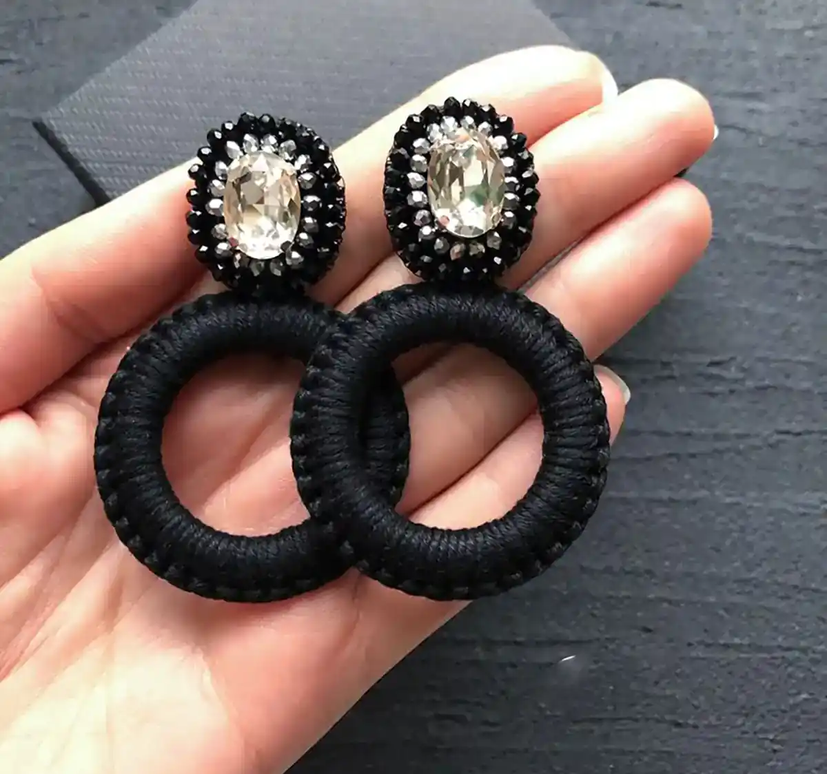 گوشواره مجلسی طلا گوشواره فانتزی گوشواره جواهری گوشواره مرواریدی گوشواره زنانه گوشواره مینیمال 