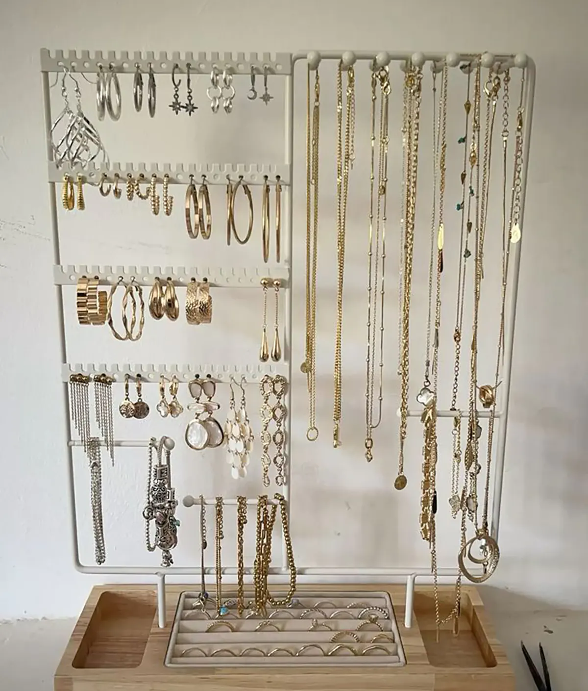جعبه جواهرات دیجی کالا جعبه جواهرات از کجا بخرم استند بدلیجات برای مغازه جعبه جواهرات لوکس استند گردنبند دیجی کالا کیف جواهرات مسافرتی استند انگشتر دیجی کالا جعبه جواهرات شیشه ای