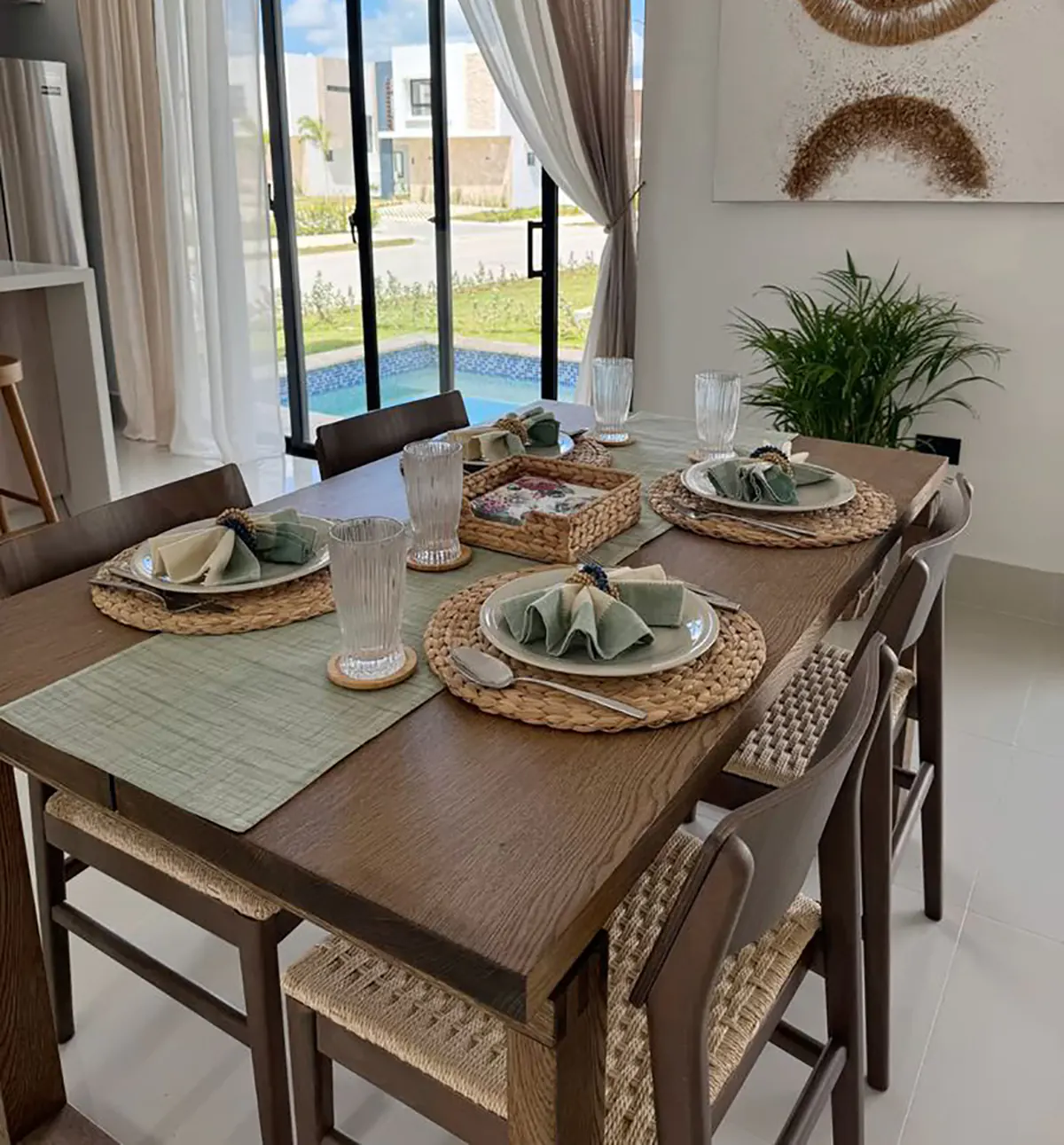 میز ناهار خوری کلاسیک 