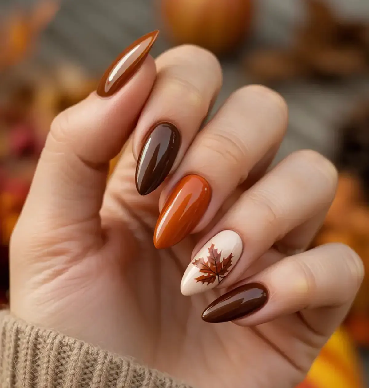 طرح ناخن پاییزی شیک