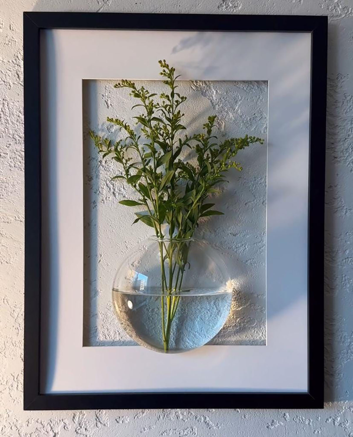 عکس گلدان شیشه ای دیواری