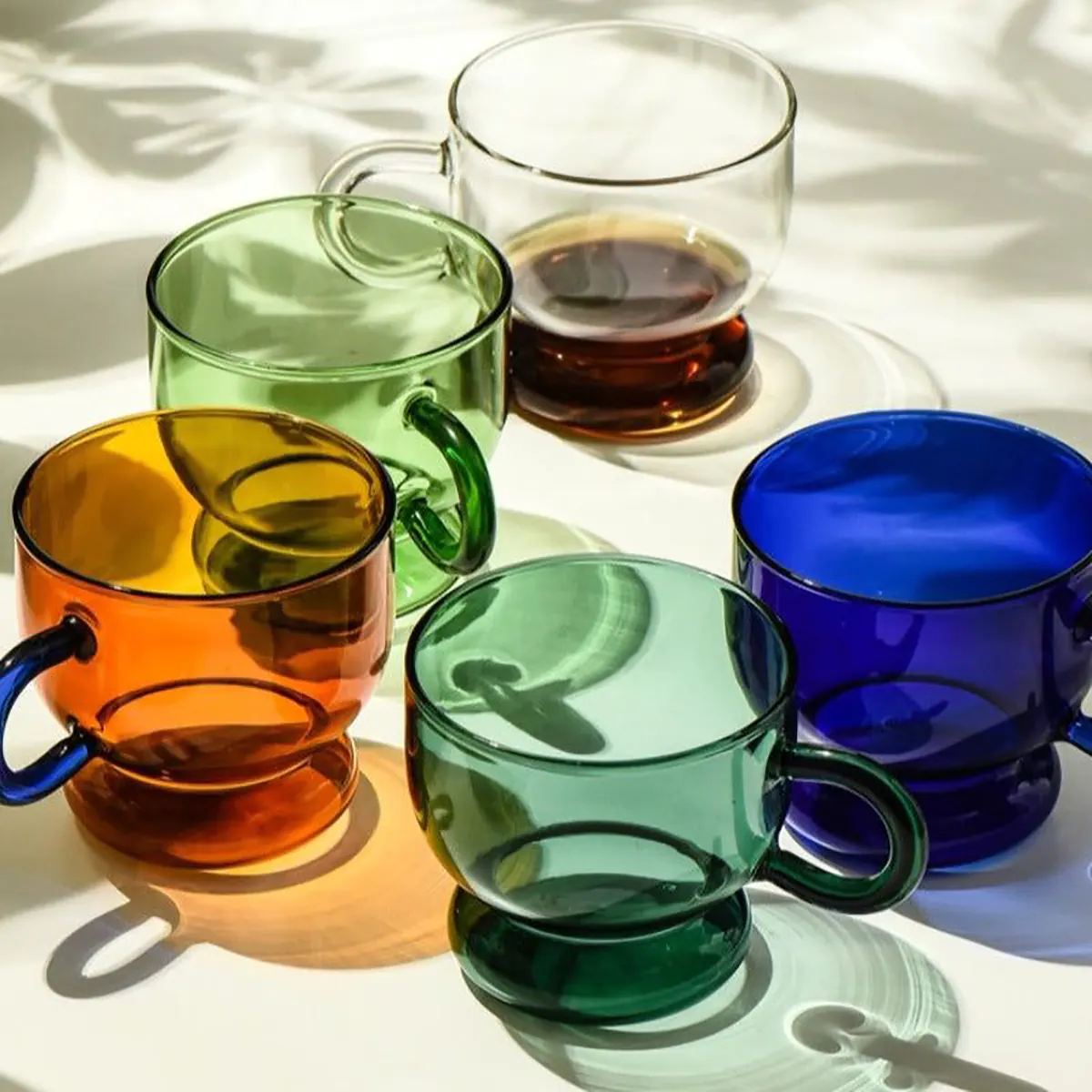 لیوان رنگی شیشه ای قدیمی
