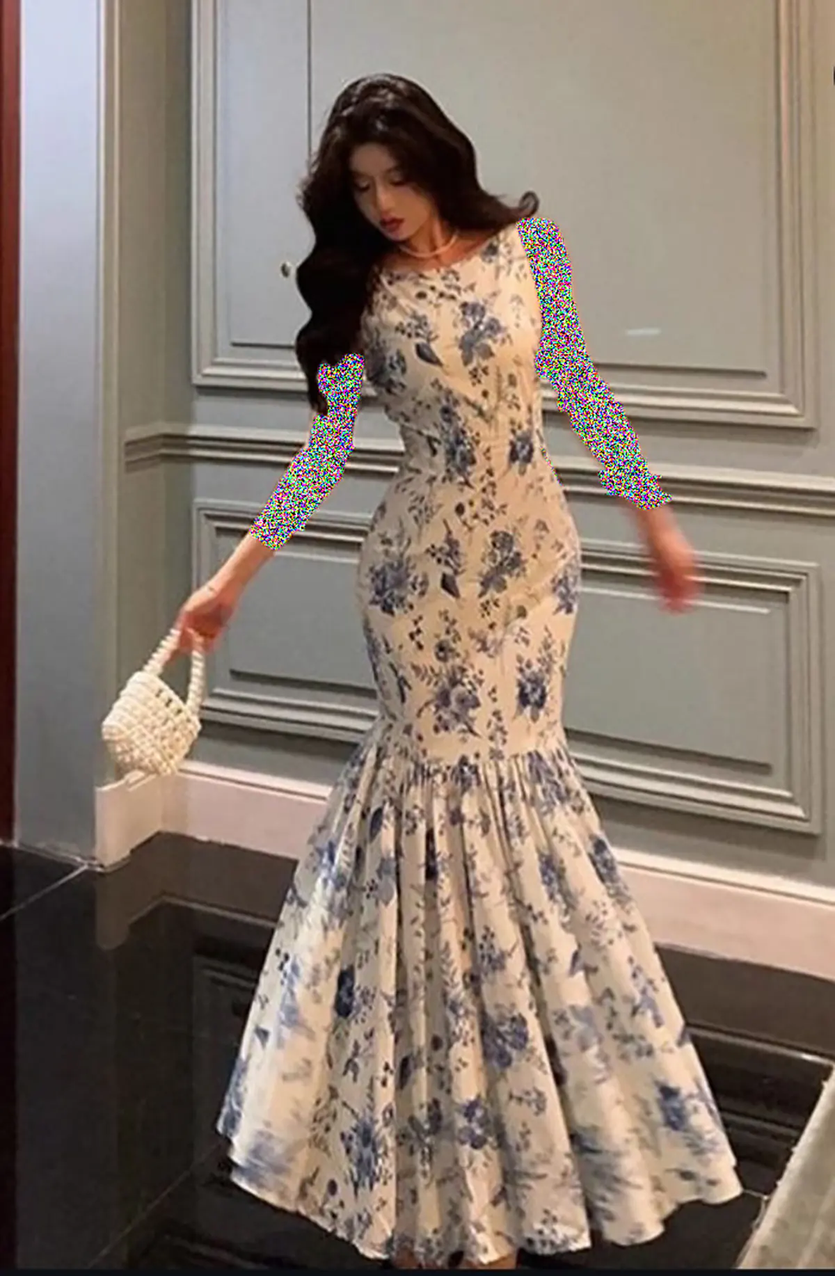 لباس مجلسی زنانه برای عروسی پوشیده