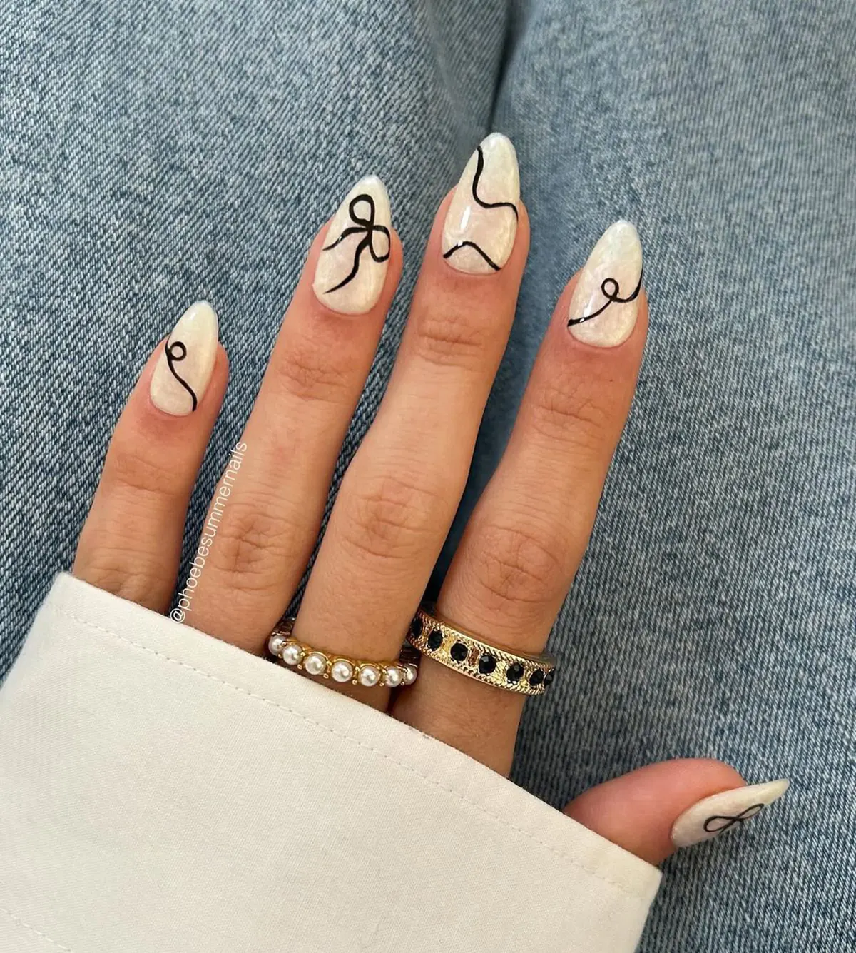 کاشت ناخن سفید مشکی دخترانه