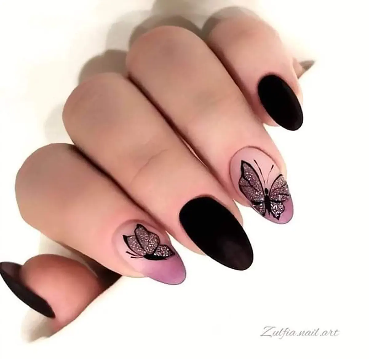 طرح ناخن پروانه بنفش