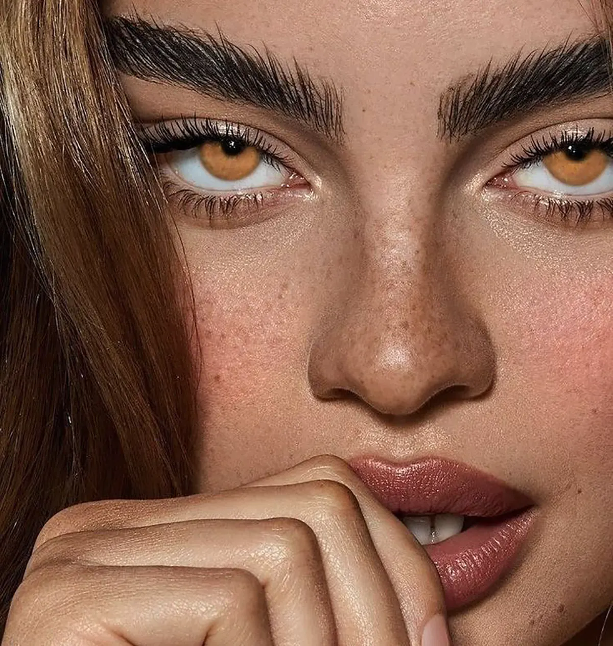 خط چشم گربه ای با قاشق
