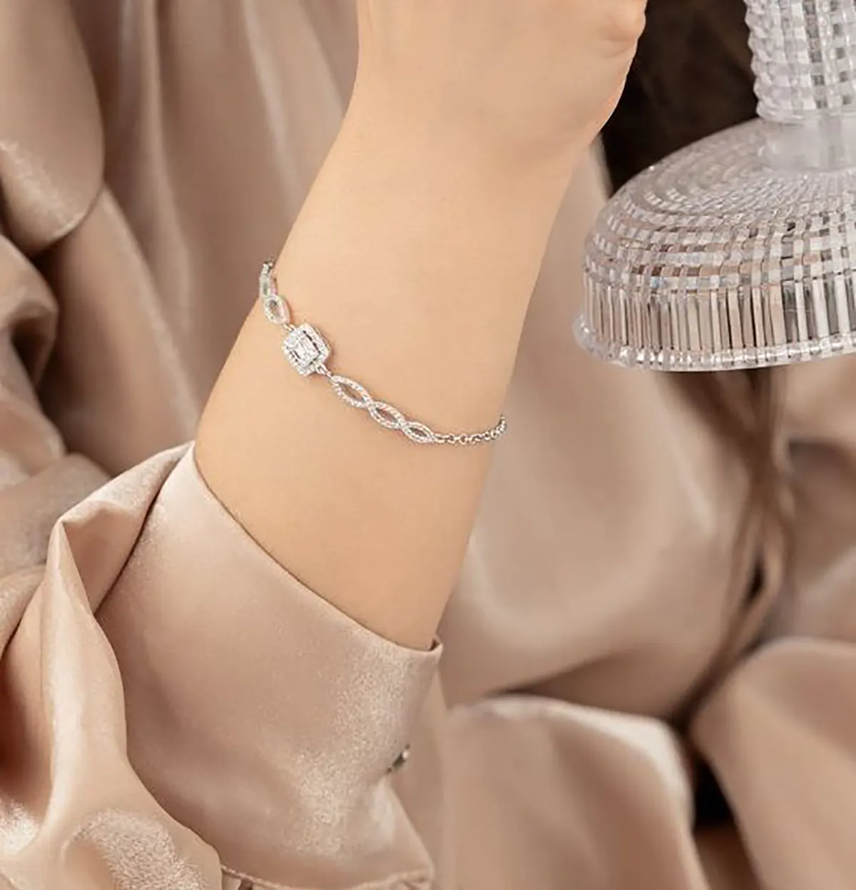 عکس دستبند نقره دخترانه
