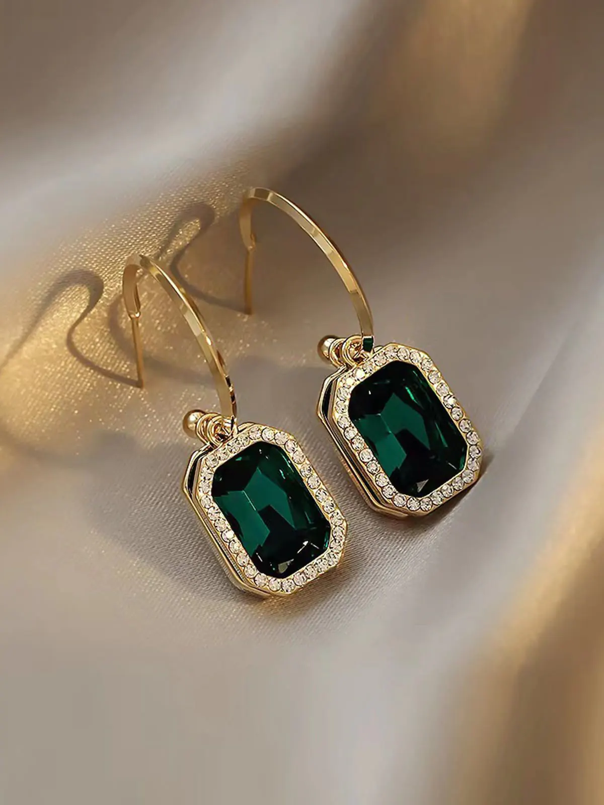 گوشواره سبز دیجی کالا