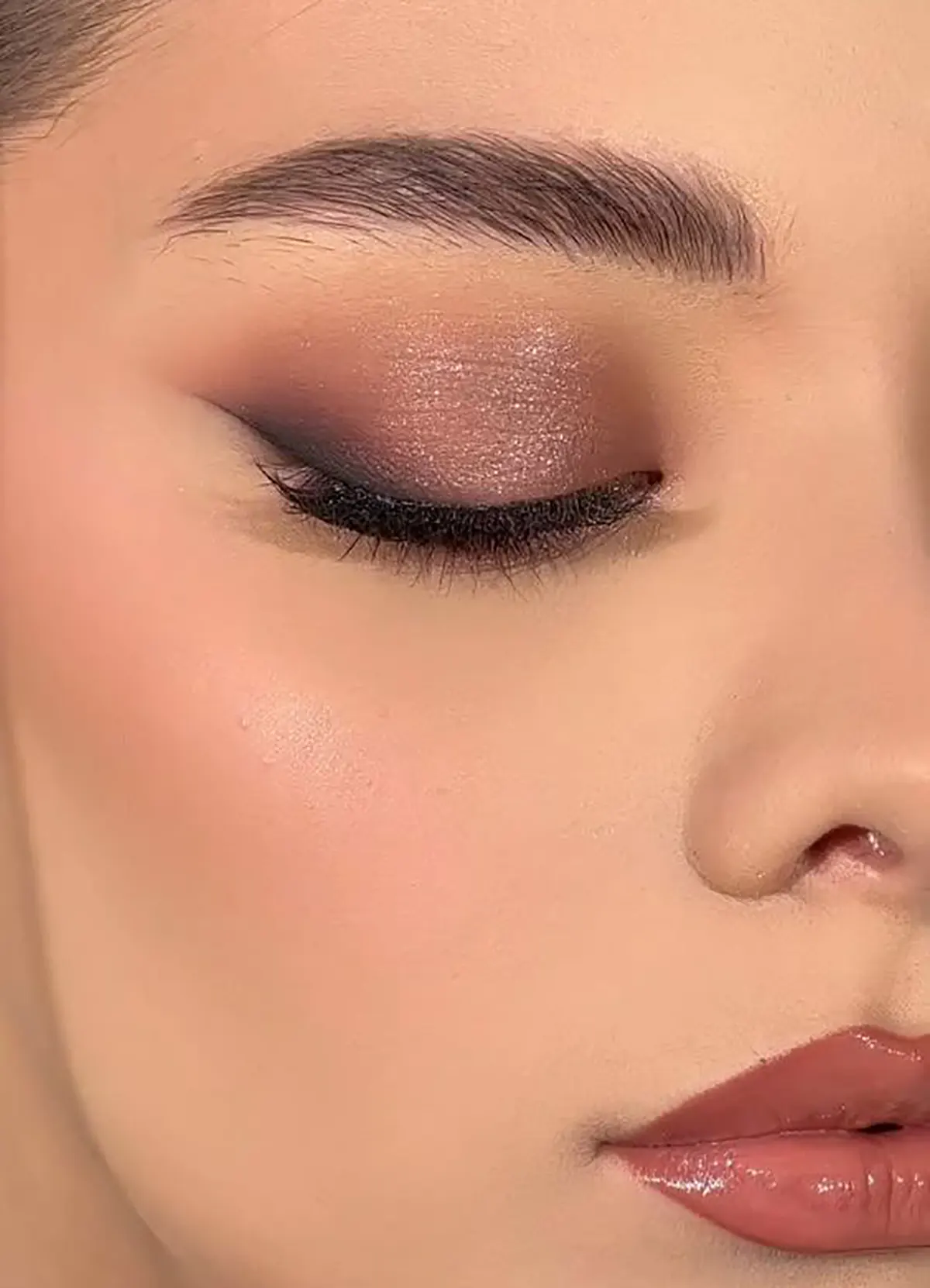 سایه چشم نود هدی بیوتی
