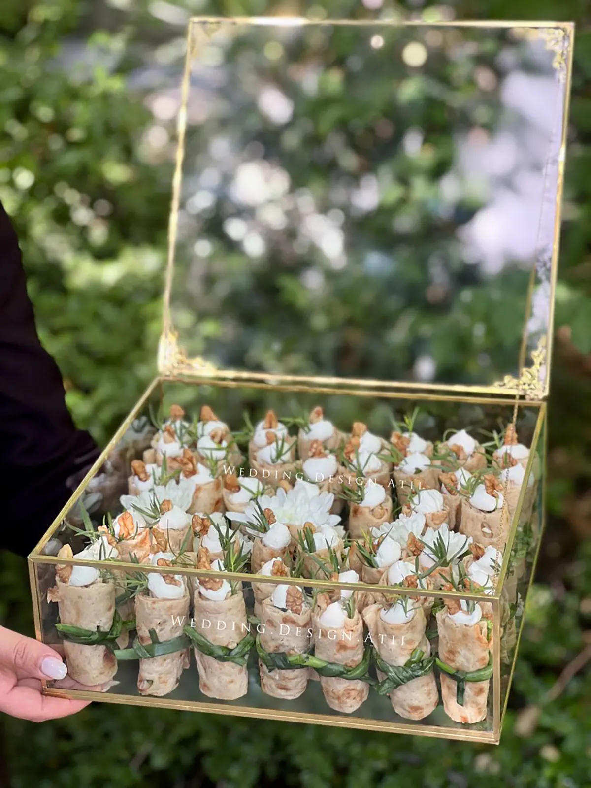 سفارش نون پنیر سبزی سفره عقد