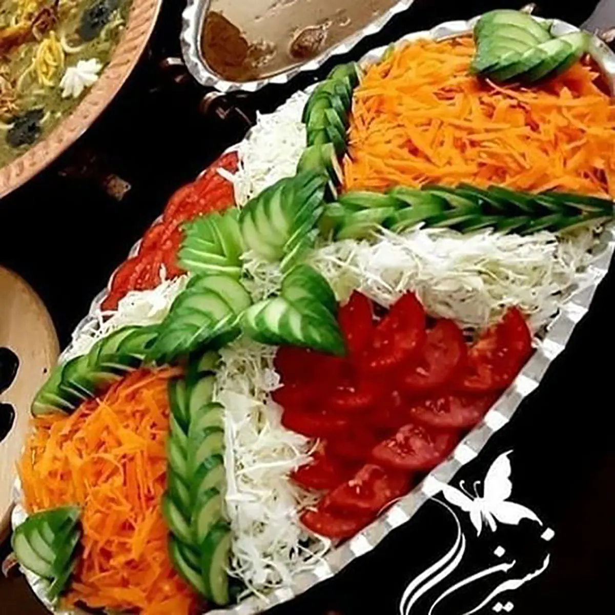 طرز تهیه سالاد الویه مجلسی برای ۲۰ نفر
