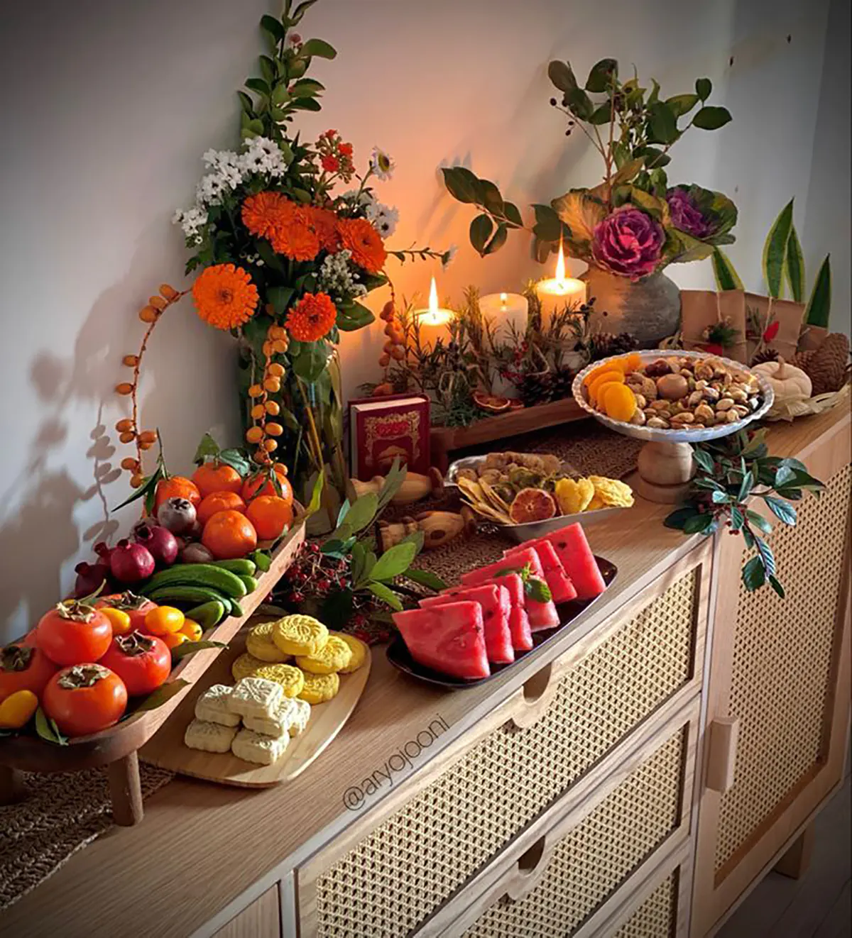تزیین میوه شب یلدا با اسفنج
