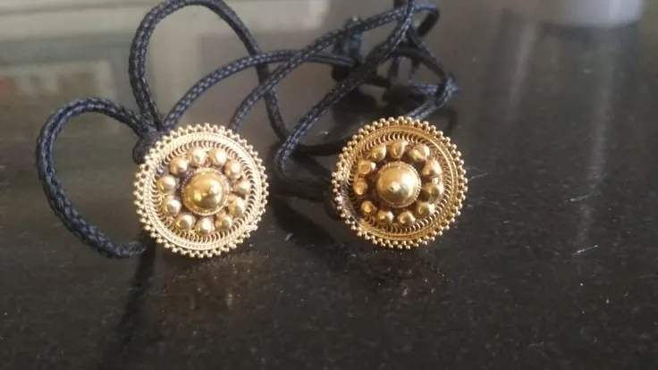گوشواره میخی سنتی طلایی با مهره
