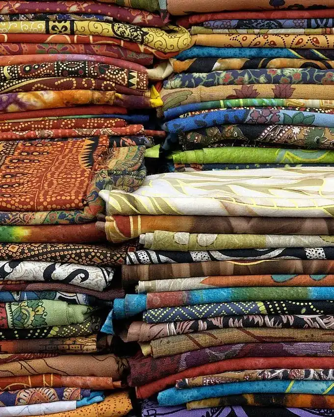 مدل روسری نخی رنگارنگ تاشده